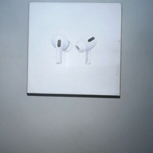 Apple AirPod 2nd Generation CHARGING CASE ONLY